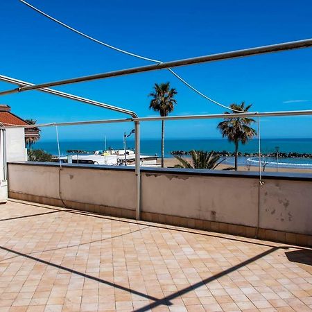 Appartamento Di Antonio Fronte Mare Montesilvano Marina Dış mekan fotoğraf