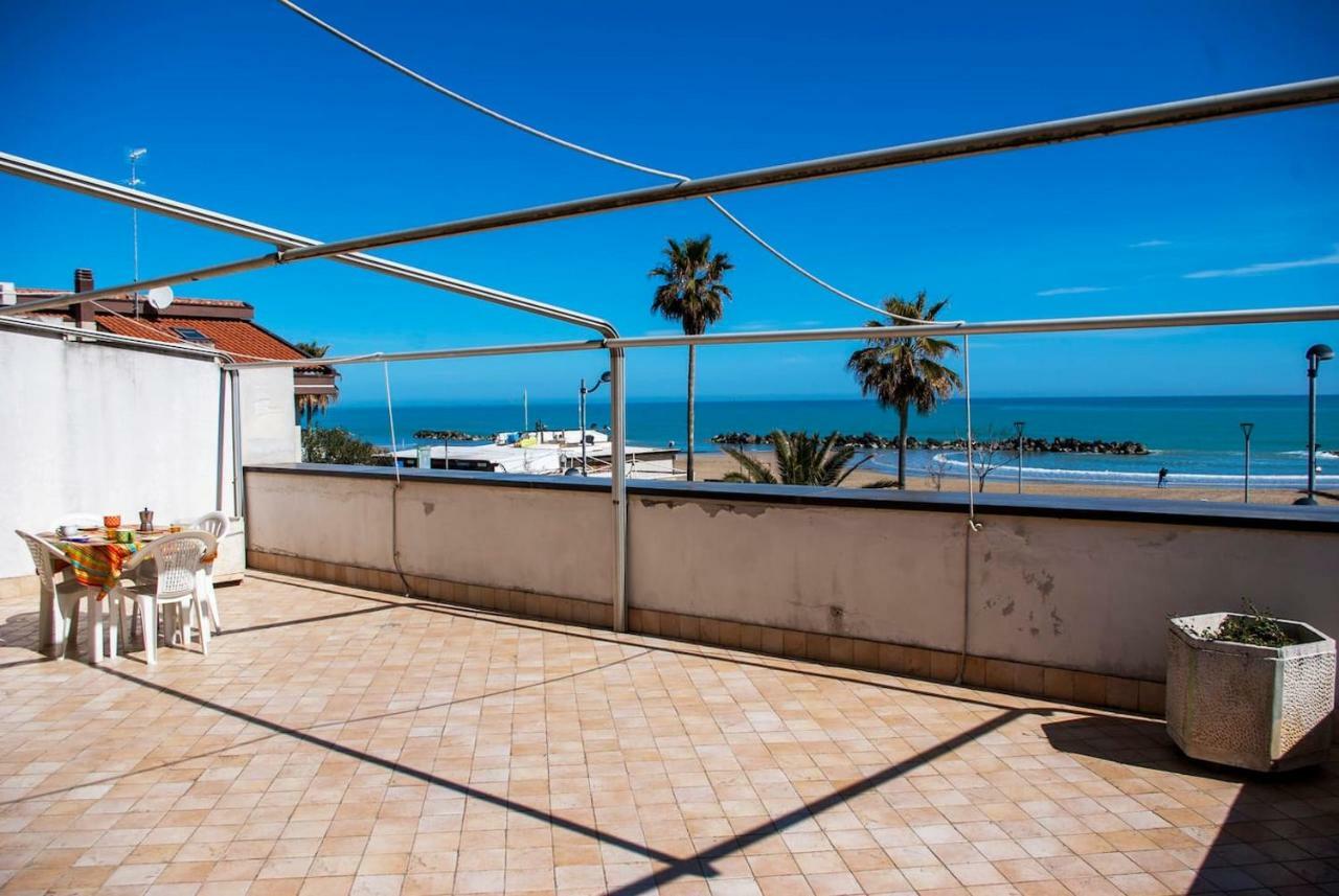 Appartamento Di Antonio Fronte Mare Montesilvano Marina Dış mekan fotoğraf