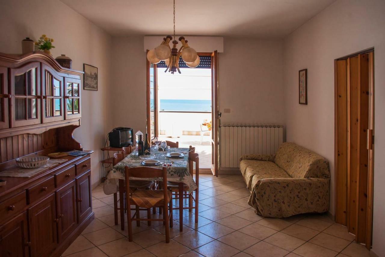 Appartamento Di Antonio Fronte Mare Montesilvano Marina Dış mekan fotoğraf
