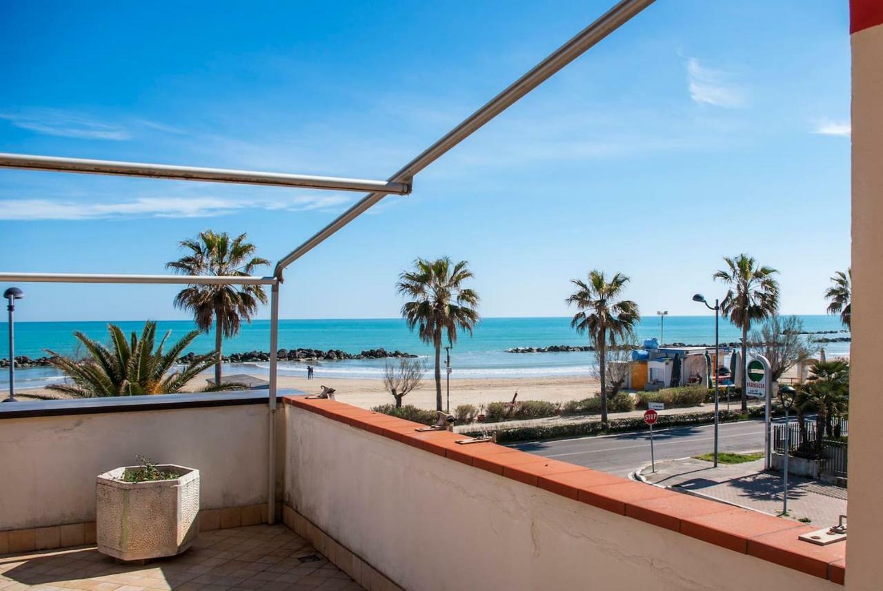 Appartamento Di Antonio Fronte Mare Montesilvano Marina Dış mekan fotoğraf