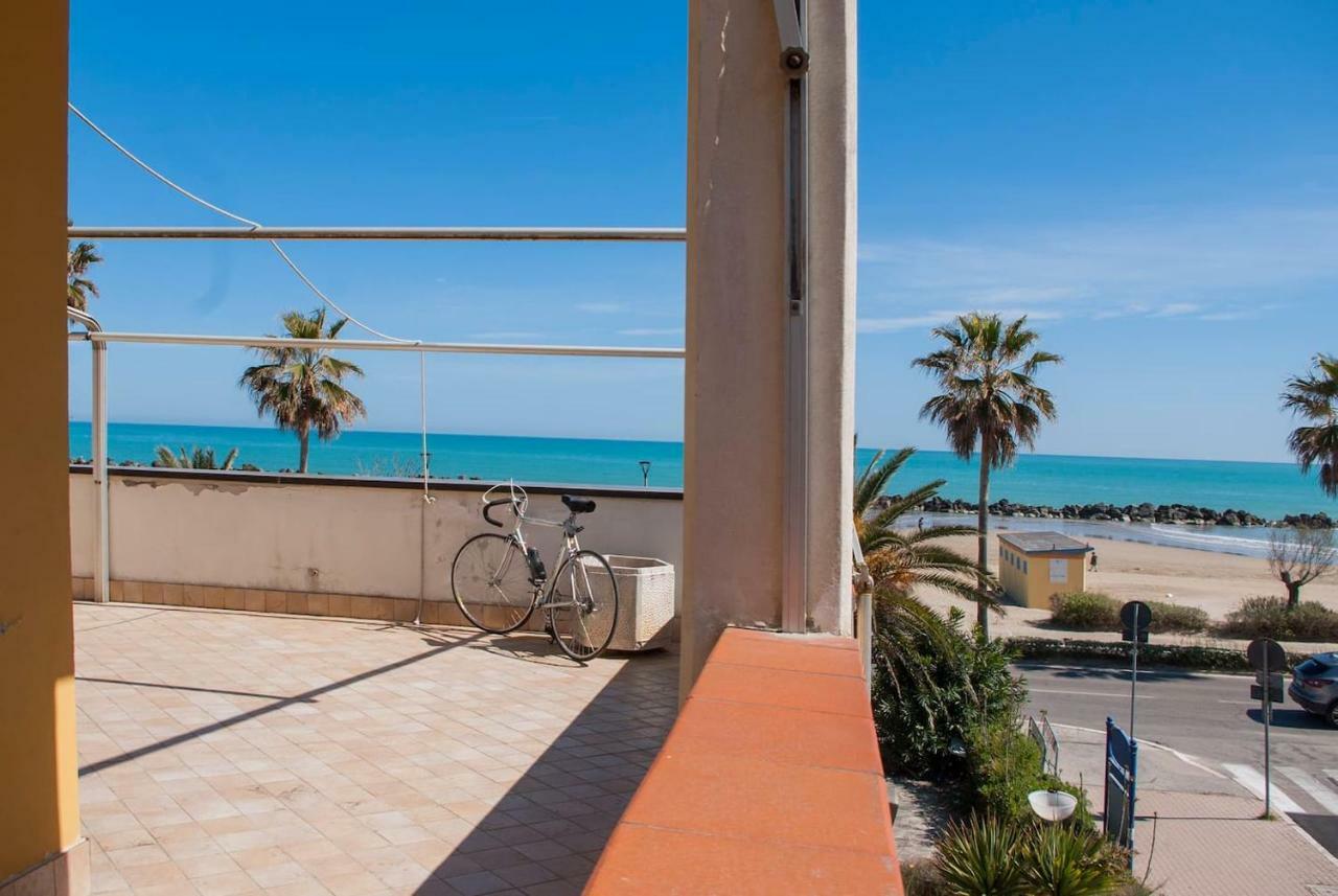 Appartamento Di Antonio Fronte Mare Montesilvano Marina Dış mekan fotoğraf