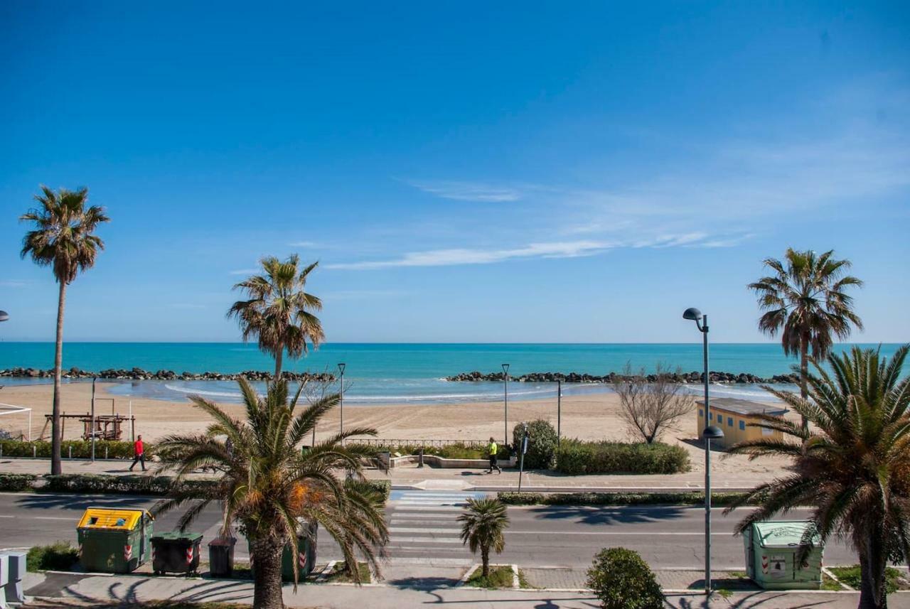 Appartamento Di Antonio Fronte Mare Montesilvano Marina Dış mekan fotoğraf